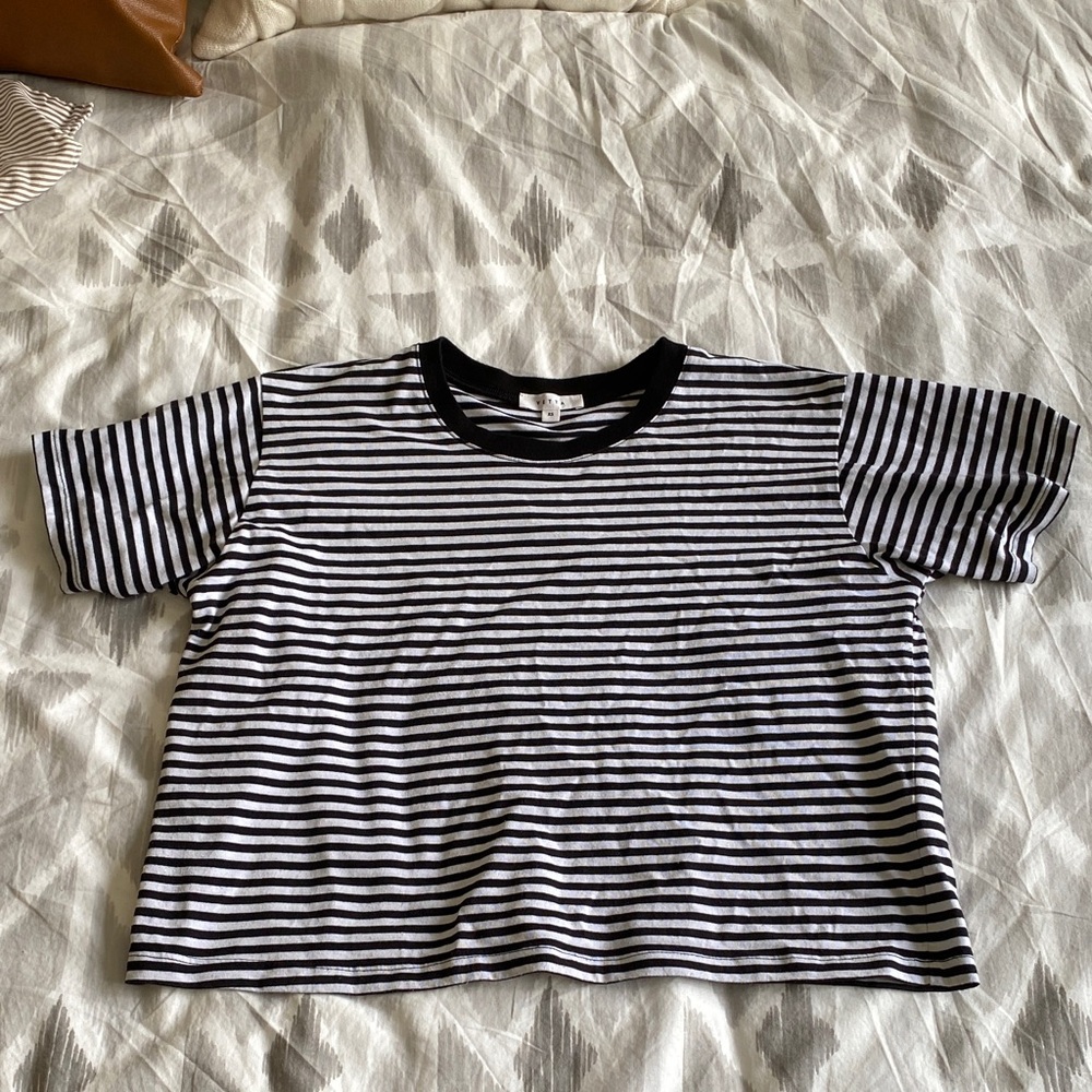VETTA Boxy Cropped Tee Black and White Stripe